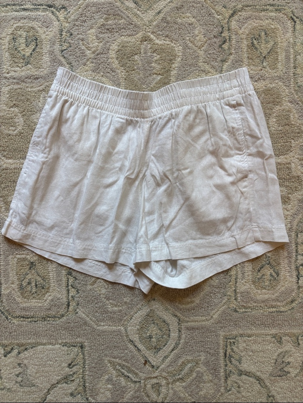 Old navy linen shorts size L